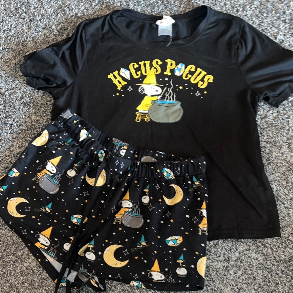 Peanuts Black 'Hocus Pocus' Pajama Set
